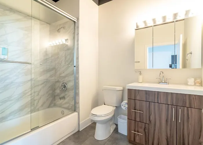 Convenient Cozy 2br Loft With Optional Parking For 8 Guests Near Mccormick Place, Soldier Field And Lakefront Trail Chicago